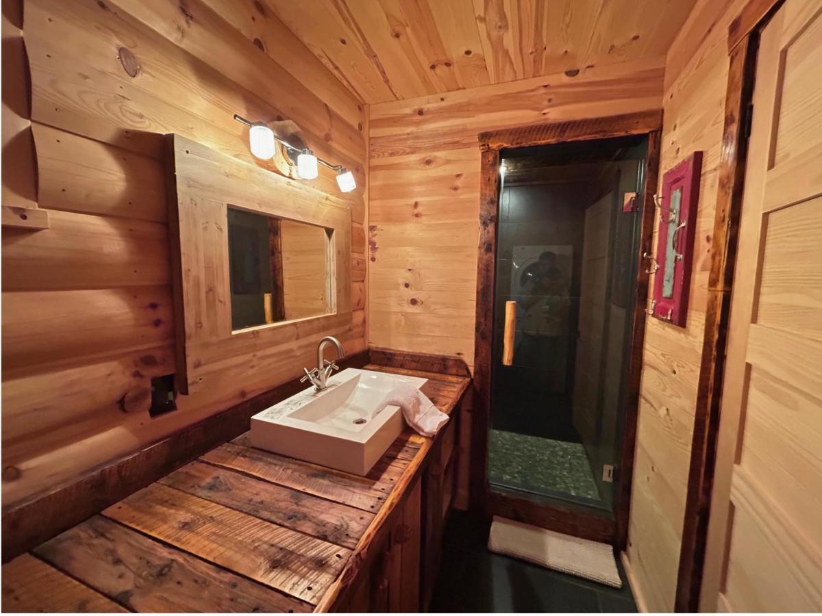 Husky - Chalets De Moh - Jacuzzi La Malbaie Eksteriør billede